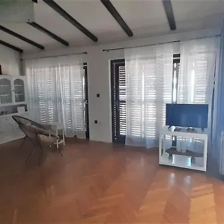 Petra Apartman *