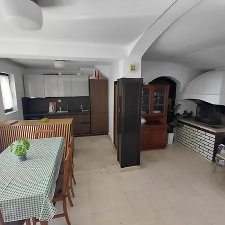 Petra Apartament Tribalj