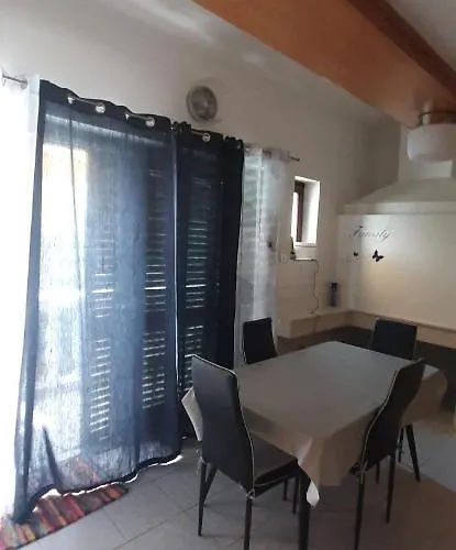 Petra * Tribunj (Sibenik-Knin)